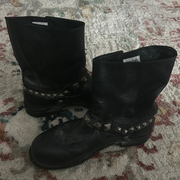Womens Studded Frye Boots NEW - Picture 1 of 6